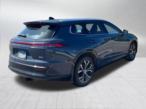 2025 Toyota Crown Signia XLE