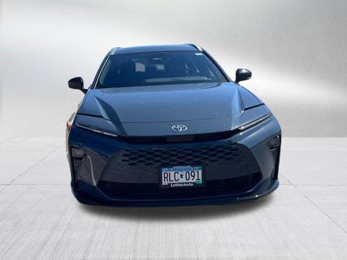 2025 Toyota Crown Signia XLE
