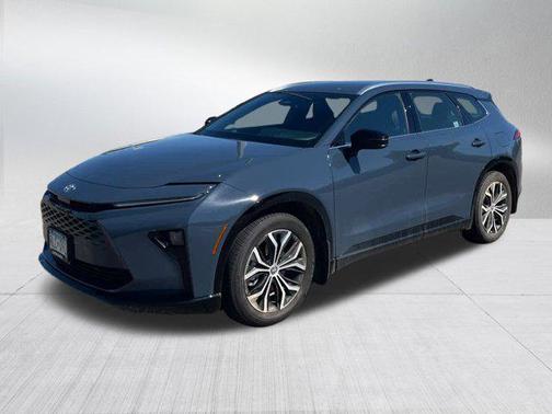 2025 Toyota Crown Signia XLE