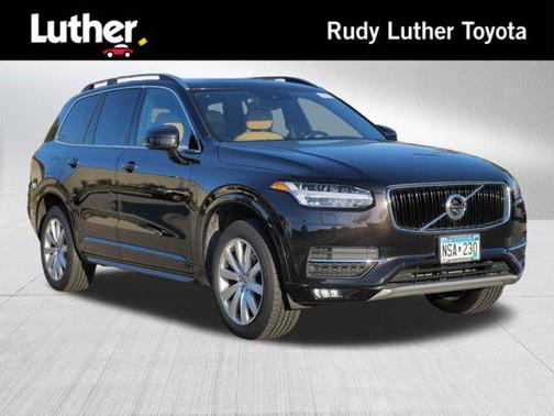2016 Volvo XC90 T6 Momentum