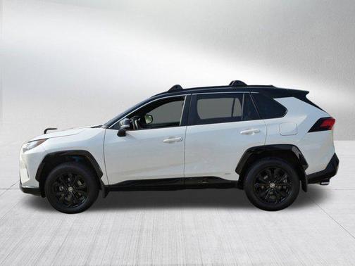 2022 Toyota RAV4 Hybrid SE