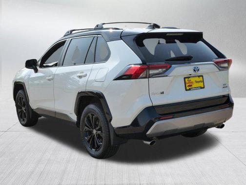 2022 Toyota RAV4 Hybrid SE