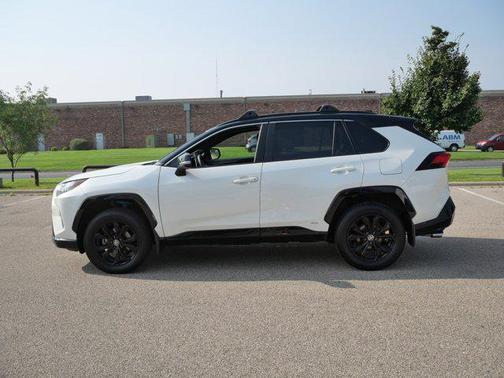 2022 Toyota RAV4 Hybrid SE