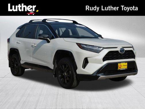 2022 Toyota RAV4 Hybrid SE