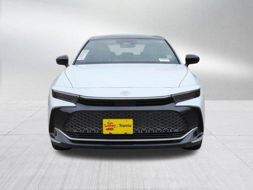 Oxygen White 2026 Toyota Crown Limited