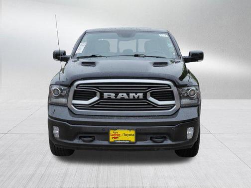 Brilliant Black Crystal Pearlcoat 2018 RAM 1500 Limited Crew Cab 4x4 5'7' Box