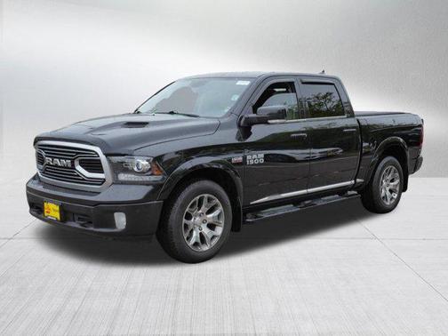 Brilliant Black Crystal Pearlcoat 2018 RAM 1500 Limited Crew Cab 4x4 5'7' Box