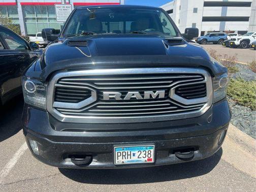 Brilliant Black Crystal Pearlcoat 2018 RAM 1500 Limited Crew Cab 4x4 5'7' Box