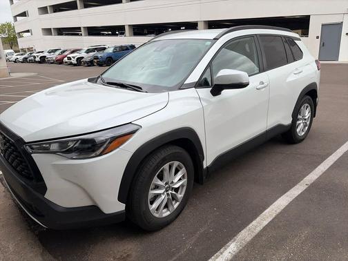Wind Chill Pearl 2022 Toyota Corolla Cross LE