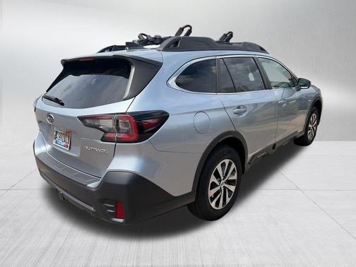 Ice Silver Metallic 2020 Subaru Outback Premium