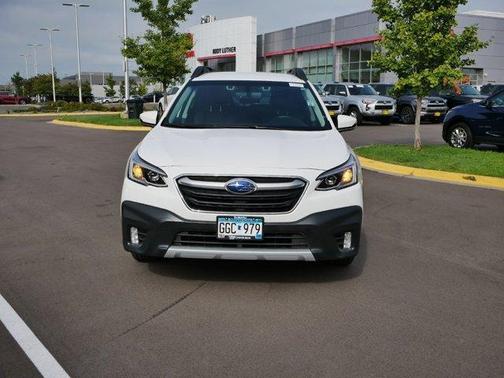 Photo 2 of 35 of 2022 Subaru Outback Limited