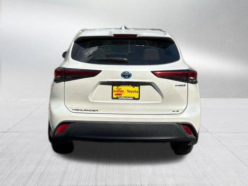 2022 Toyota Highlander Hybrid XLE