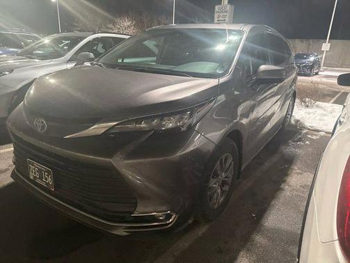 2024 Toyota Sienna XLE