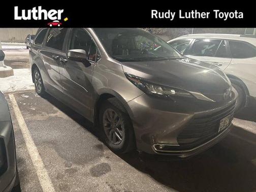 2024 Toyota Sienna XLE