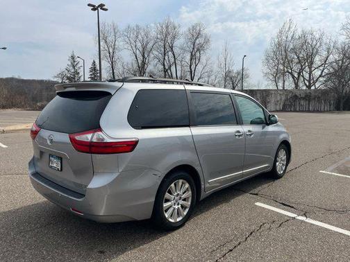 2015 Toyota Sienna XLE