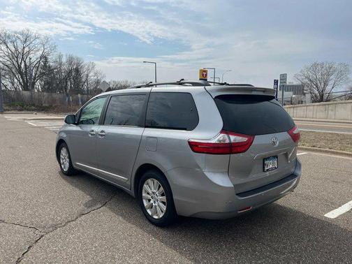 2015 Toyota Sienna XLE