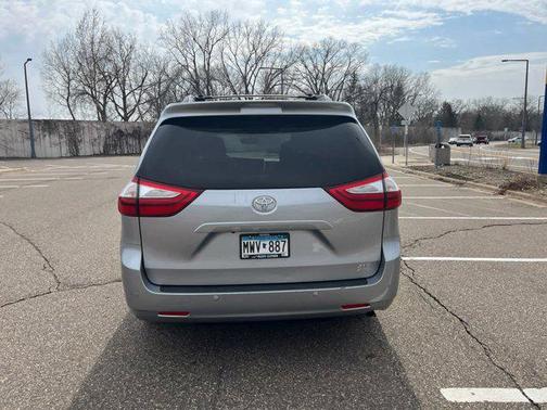 2015 Toyota Sienna XLE