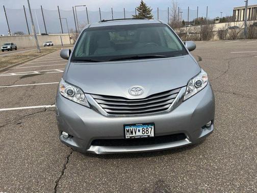 2015 Toyota Sienna XLE