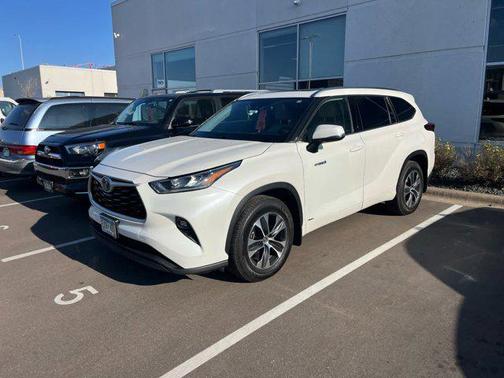 2020 Toyota Highlander Hybrid XLE