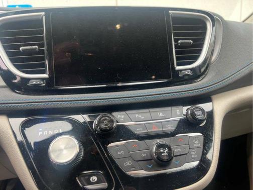 2021 Chrysler Pacifica Hybrid Touring L