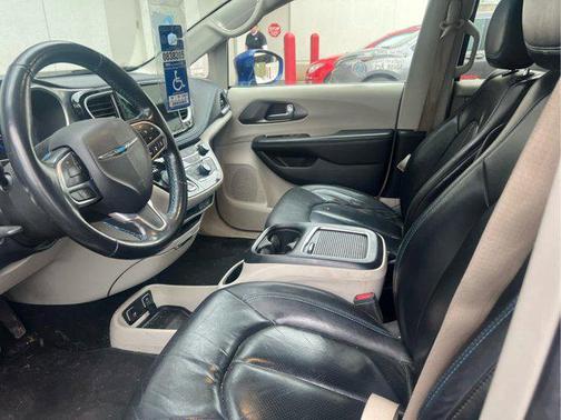 2021 Chrysler Pacifica Hybrid Touring L