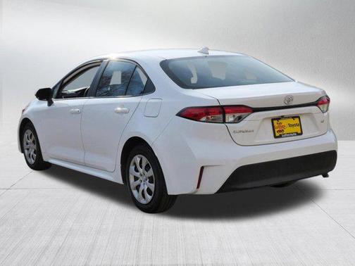 Ice Cap 2025 Toyota Corolla LE