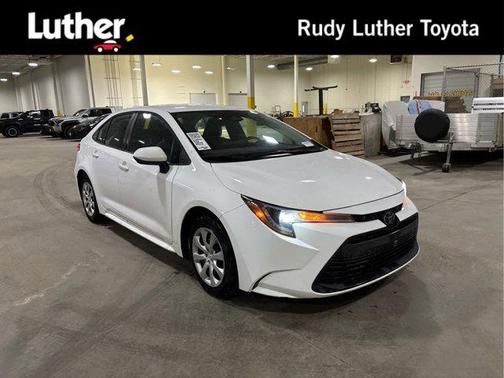 Ice Cap 2025 Toyota Corolla LE