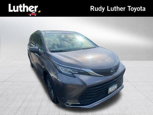 2021 Toyota Sienna XLE 7 Passenger