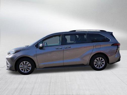 2021 Toyota Sienna XLE 7 Passenger