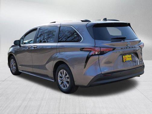 2021 Toyota Sienna XLE 7 Passenger