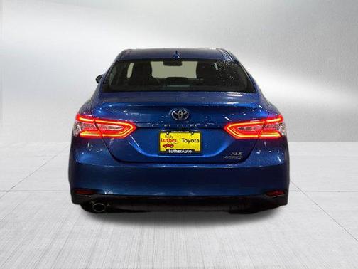 2020 Toyota Camry Hybrid XLE