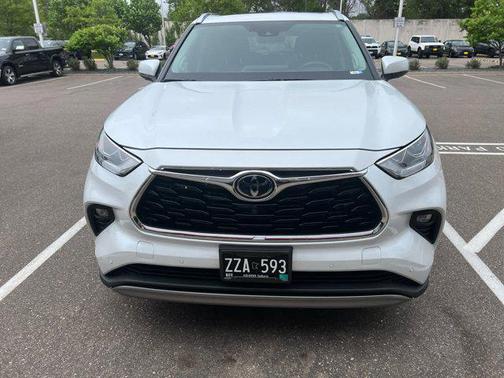 2022 Toyota Highlander Platinum
