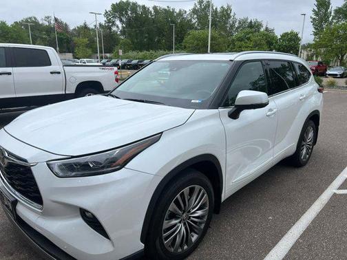 2022 Toyota Highlander Platinum