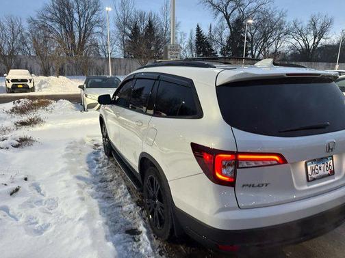2022 Honda Pilot AWD Black Edition