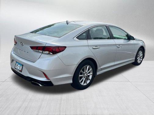 2018 Hyundai SONATA SE