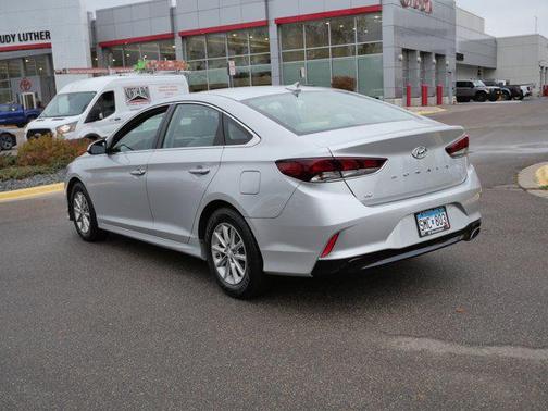 2018 Hyundai SONATA SE