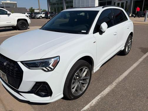 Glacier White Metallic 2022 Audi Q3 45 S line Premium Plus
