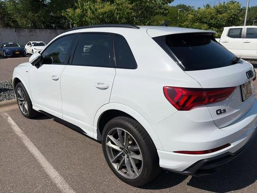 Glacier White Metallic 2022 Audi Q3 45 S line Premium Plus