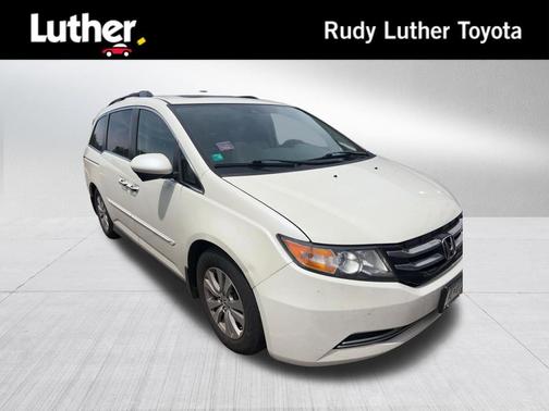 White Diamond Pearl 2016 Honda Odyssey EX-L