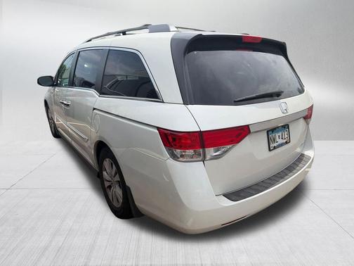 White Diamond Pearl 2016 Honda Odyssey EX-L