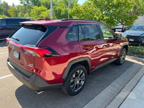 2022 Toyota RAV4 Hybrid XLE Premium