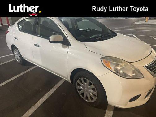 2014 Nissan Versa 1.6 SV