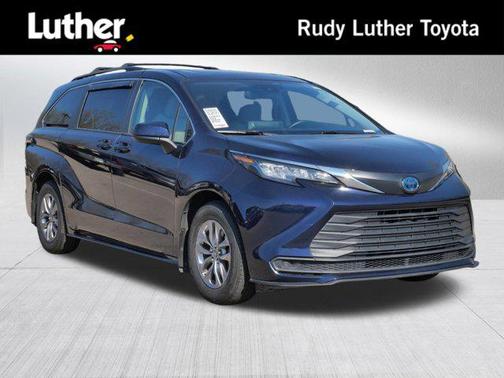 2021 Toyota Sienna LE