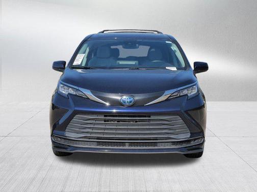 2021 Toyota Sienna LE