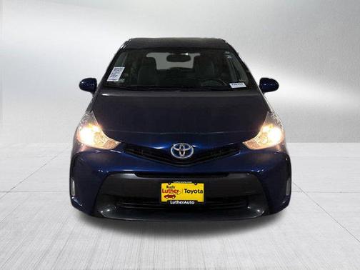 2017 Toyota Prius v Four