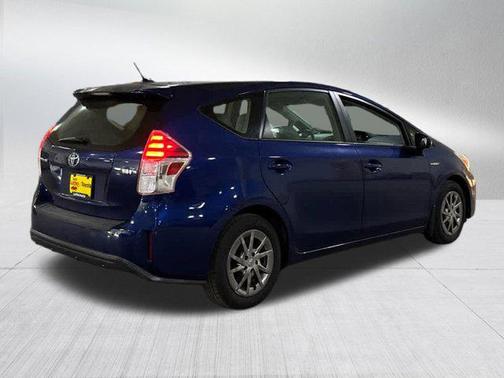 2017 Toyota Prius v Four