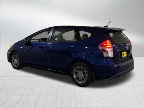 2017 Toyota Prius v Four
