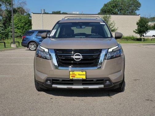 2023 Nissan Pathfinder Platinum 4WD