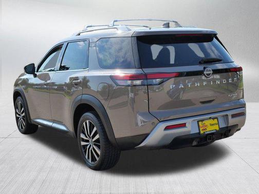 2023 Nissan Pathfinder Platinum 4WD