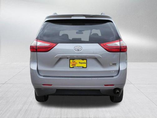 Silver Sky Metallic 2015 Toyota Sienna LE